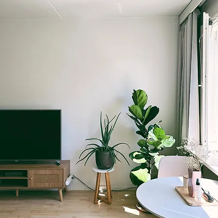 Cozy Flat Next To Tram And Bus Stations * Helsinki