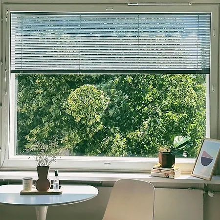 Cozy Flat Next To Tram And Bus Stations *