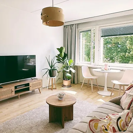 Cozy Flat Next To Tram And Bus Stations * Helsinki