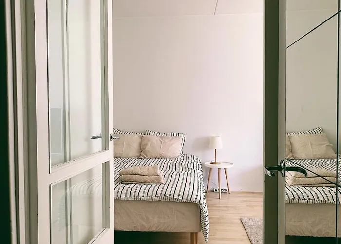 Cozy Flat Next To Tram And Bus Stations Apartamento *