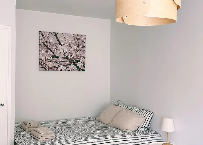 Lägenhet Cozy Flat Next To Tram And Bus Stations *